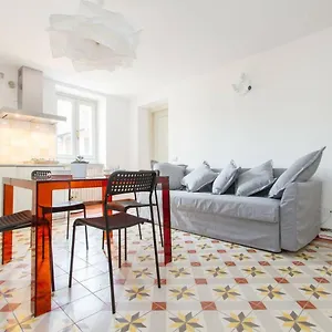 https://papavero-accademia-carrara.italymilanhotels.net